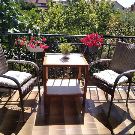 One-bedroom 24 Apartment *