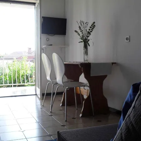 One-bedroom 24 アパート *