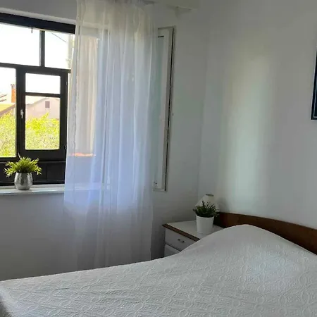 One-bedroom 24 アパート ポレッチ