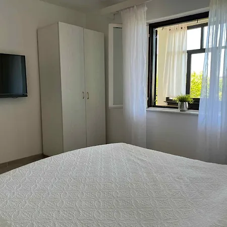 One-bedroom 24 アパート